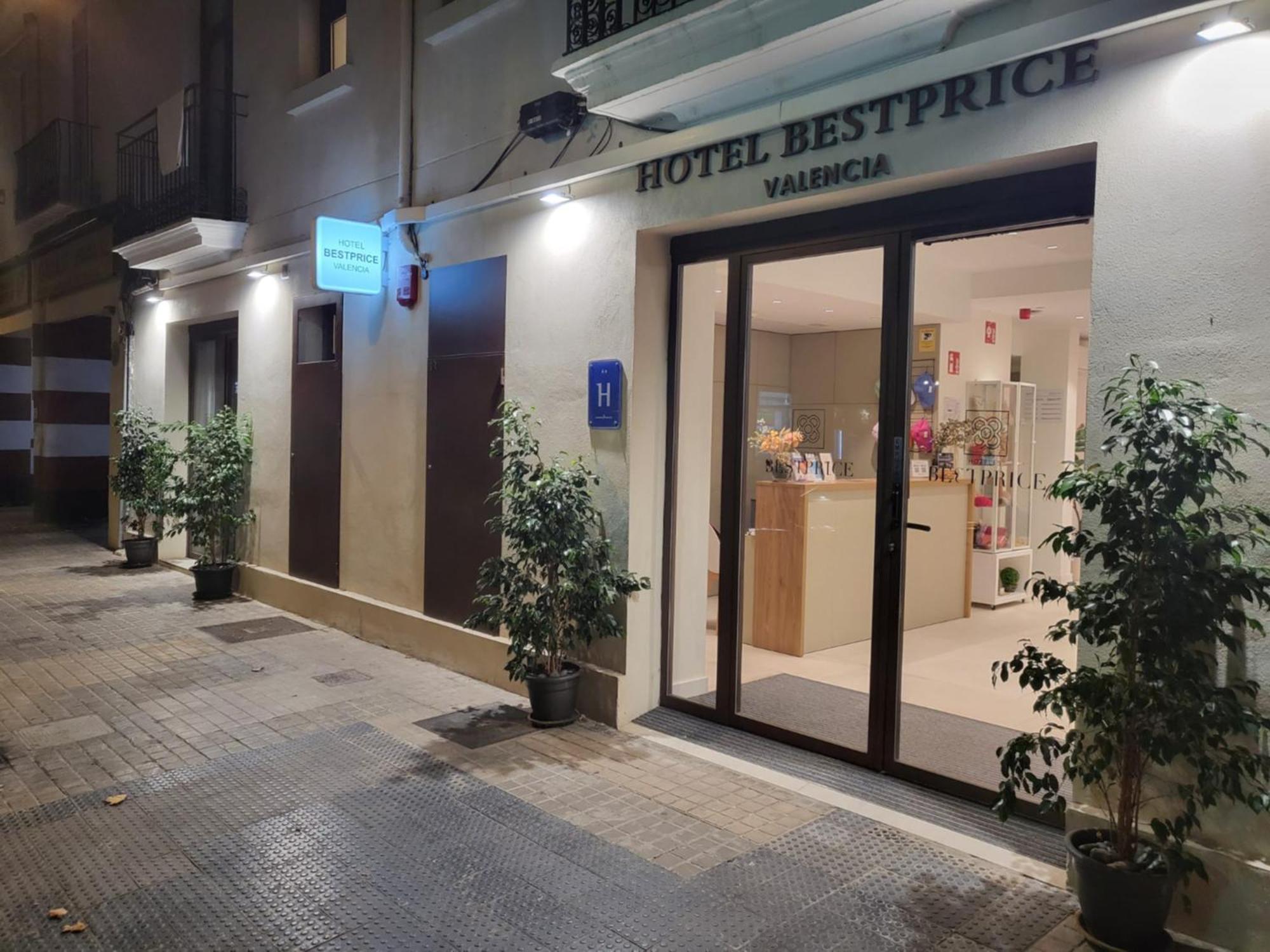 Hotel Bestprice Валенсія Екстер'єр фото